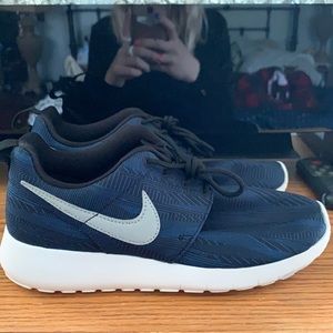 Nike Roche Sneakers